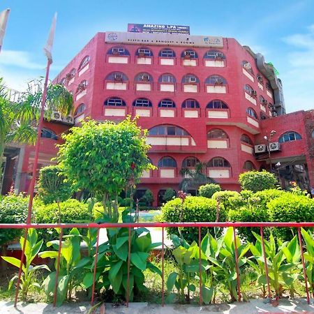 Chanson Grand Westend Delhi  Ngoại thất bức ảnh