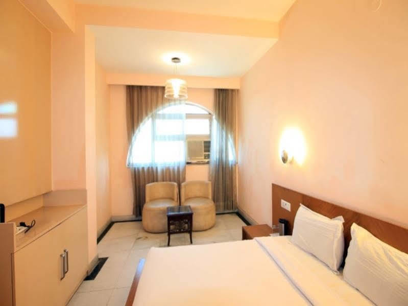 Chanson Grand Westend Delhi  Ngoại thất bức ảnh