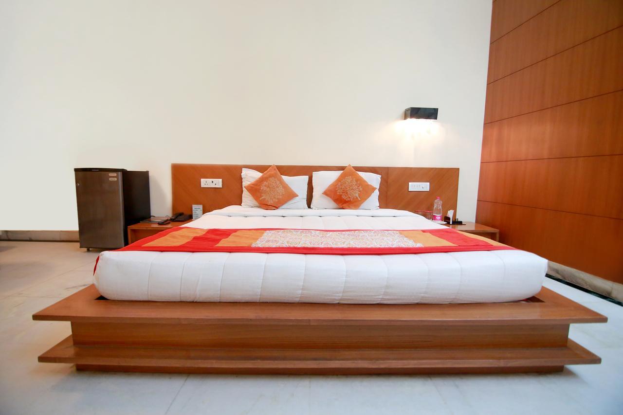 Chanson Grand Westend Delhi  Ngoại thất bức ảnh