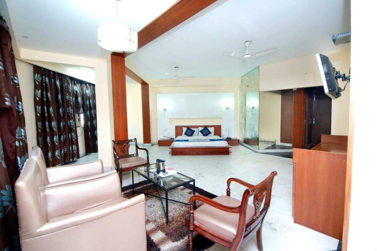 Chanson Grand Westend Delhi  Ngoại thất bức ảnh