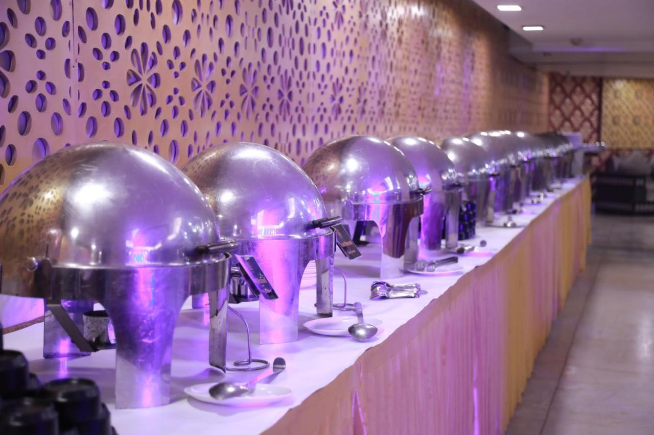 Chanson Grand Westend Delhi  Ngoại thất bức ảnh