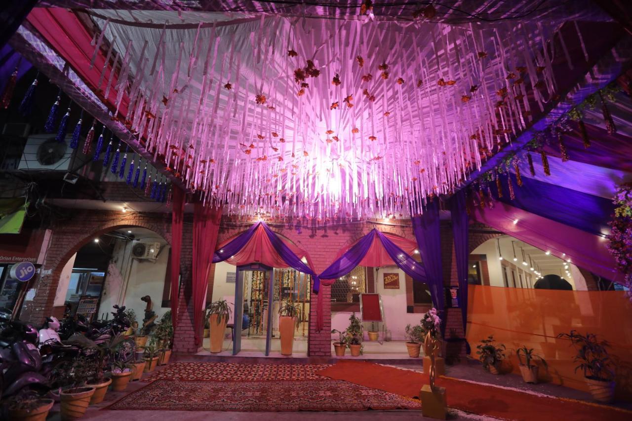Chanson Grand Westend Delhi  Ngoại thất bức ảnh